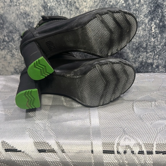 Sorel Medina III black rubber waterproof high heeled boot green accents neoprene - Picture 6 of 7